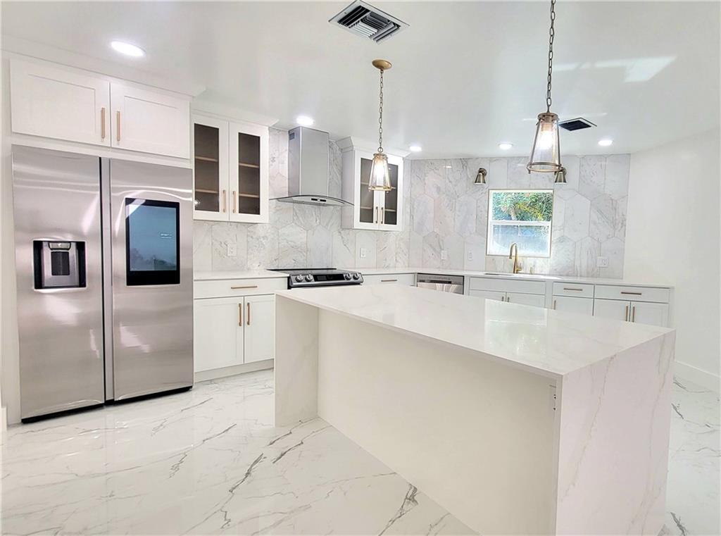 Cobblers Village 86-11 B - Residential