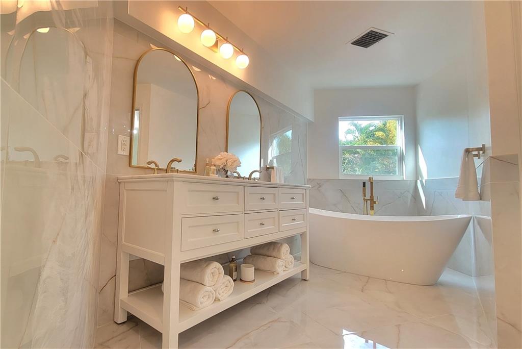 Cobblers Village 86-11 B - Residential