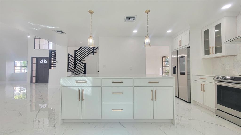 Cobblers Village 86-11 B - Residential
