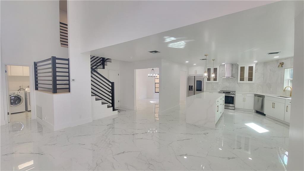 Cobblers Village 86-11 B - Residential