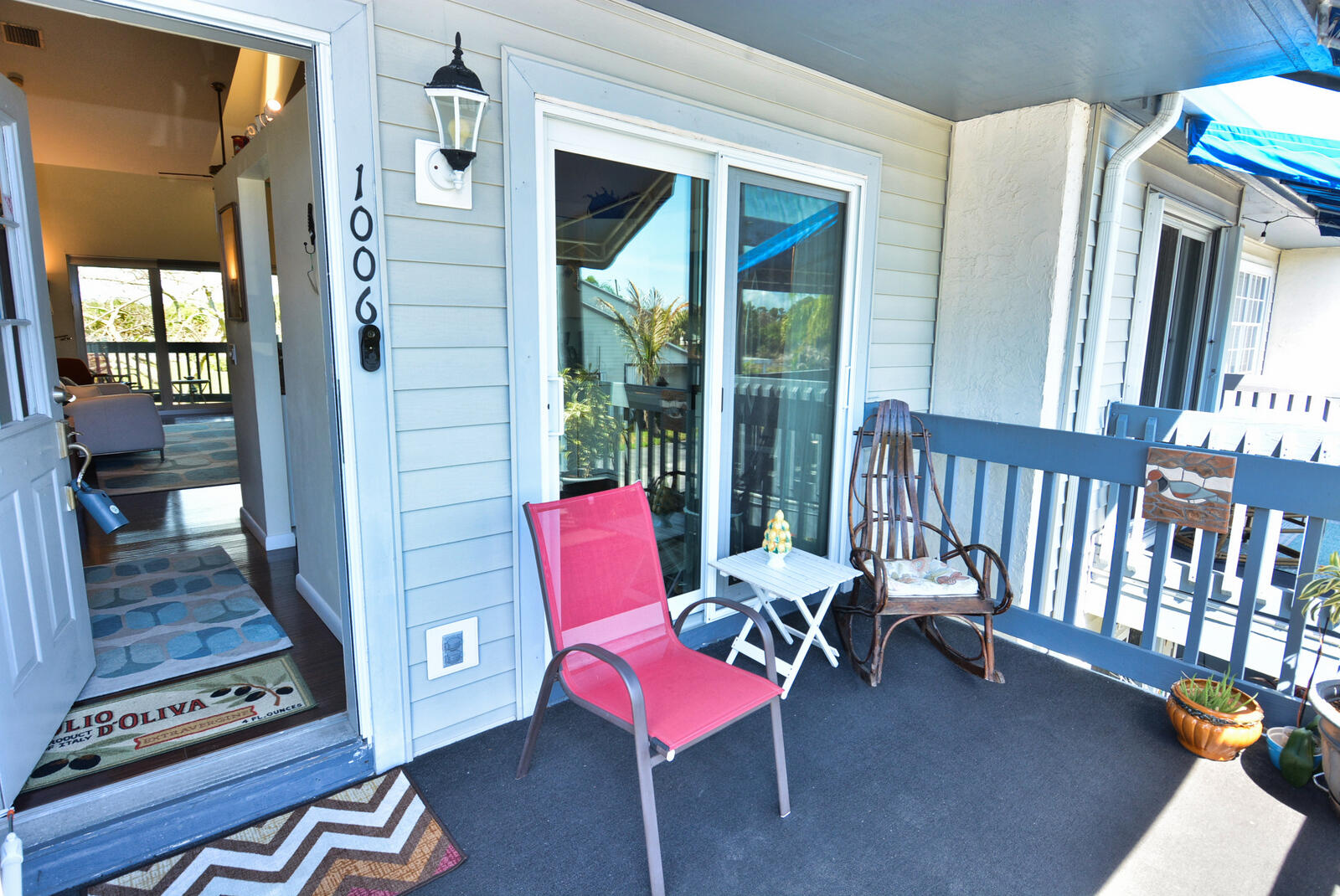 1555 NE Beacon Drive Apt 1006