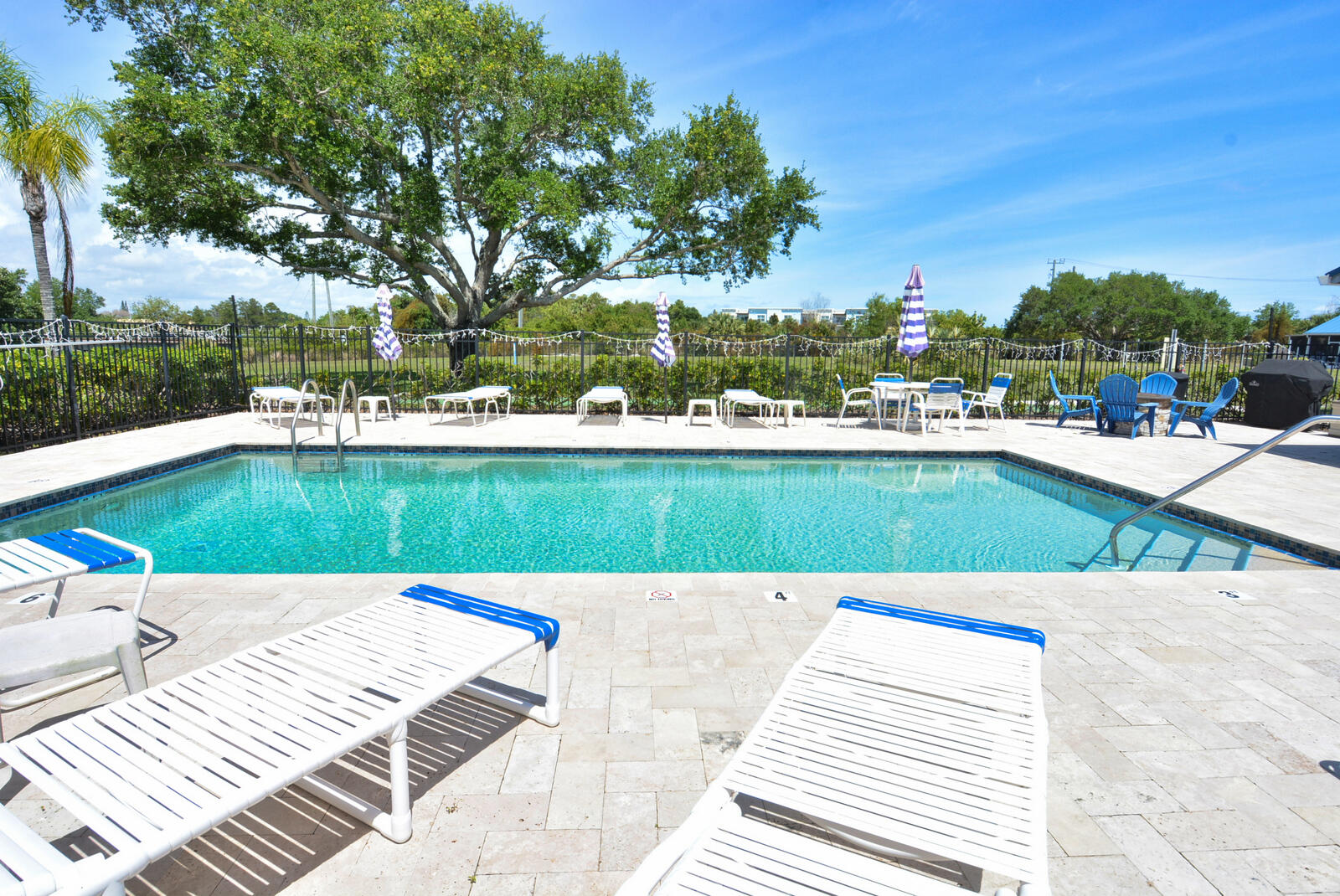 BEACON 21 CONDO SAILFISH - Residential