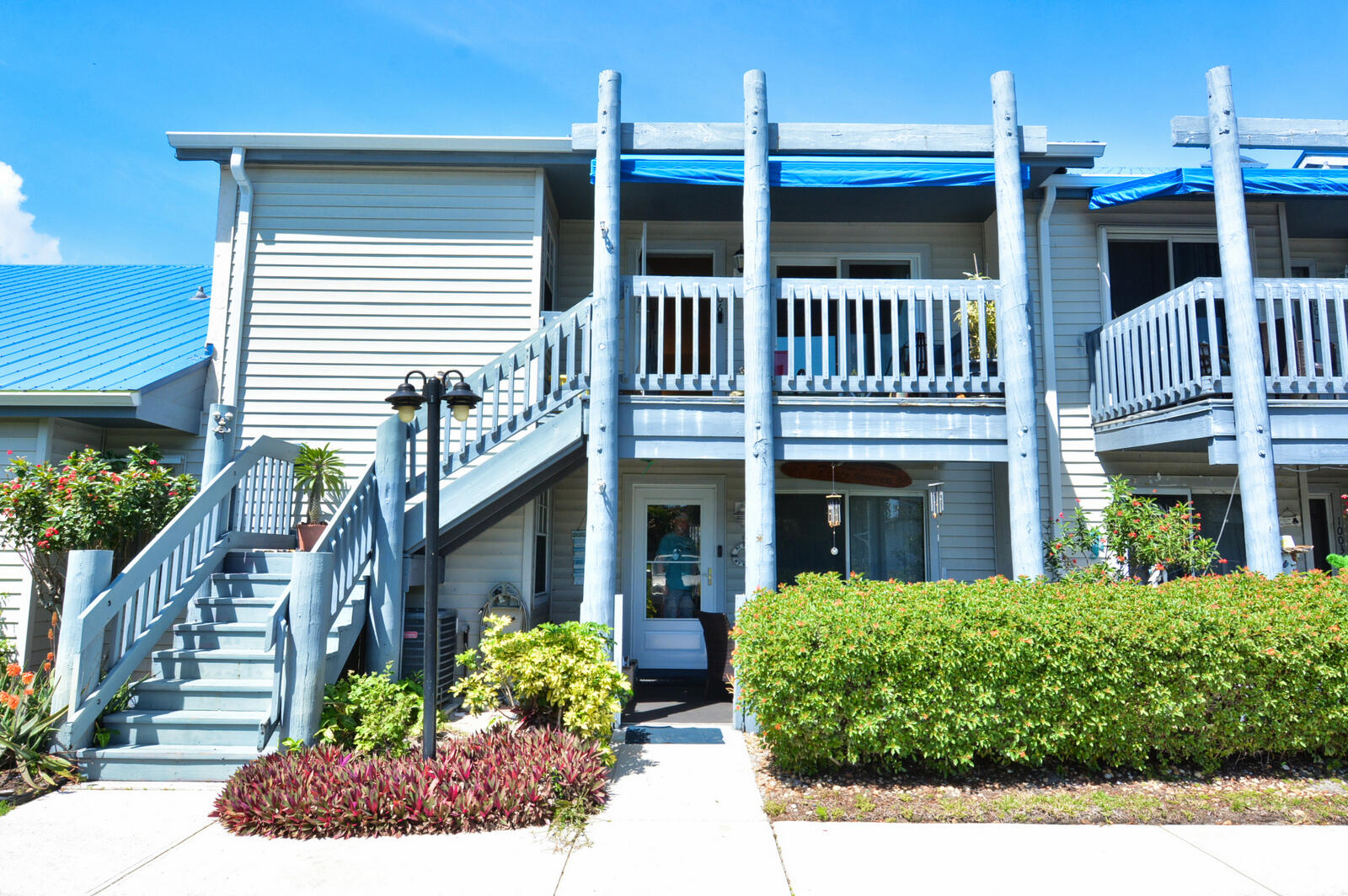 1555 NE Beacon Drive Apt 1006