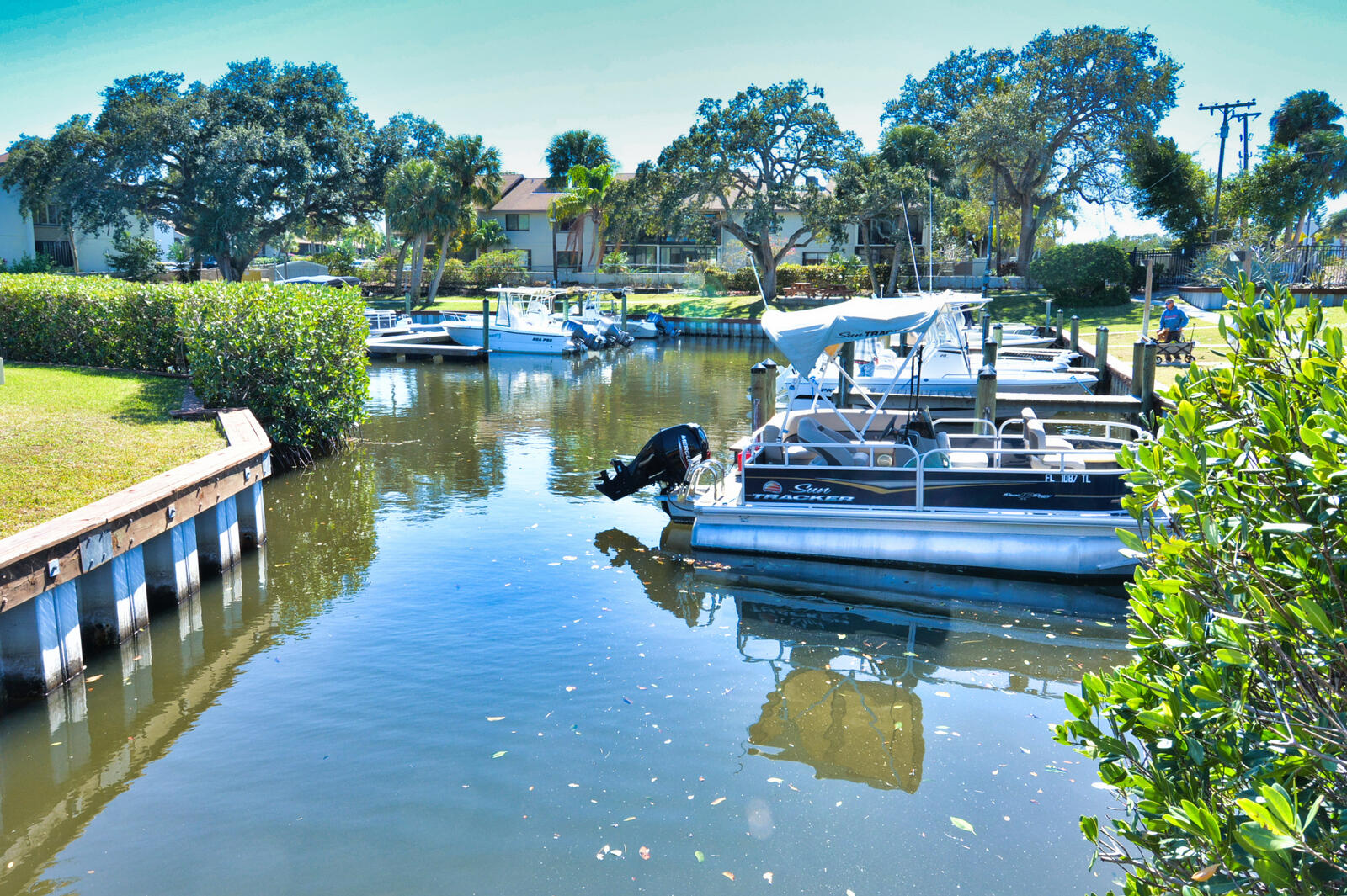 BEACON 21 CONDO SAILFISH - Residential