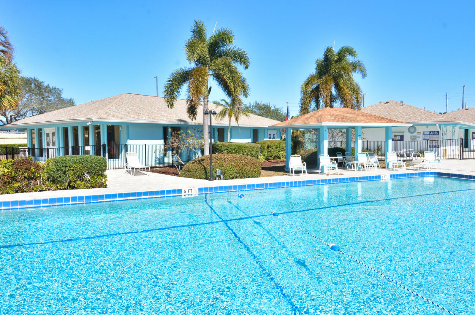 BEACON 21 CONDO SAILFISH - Residential