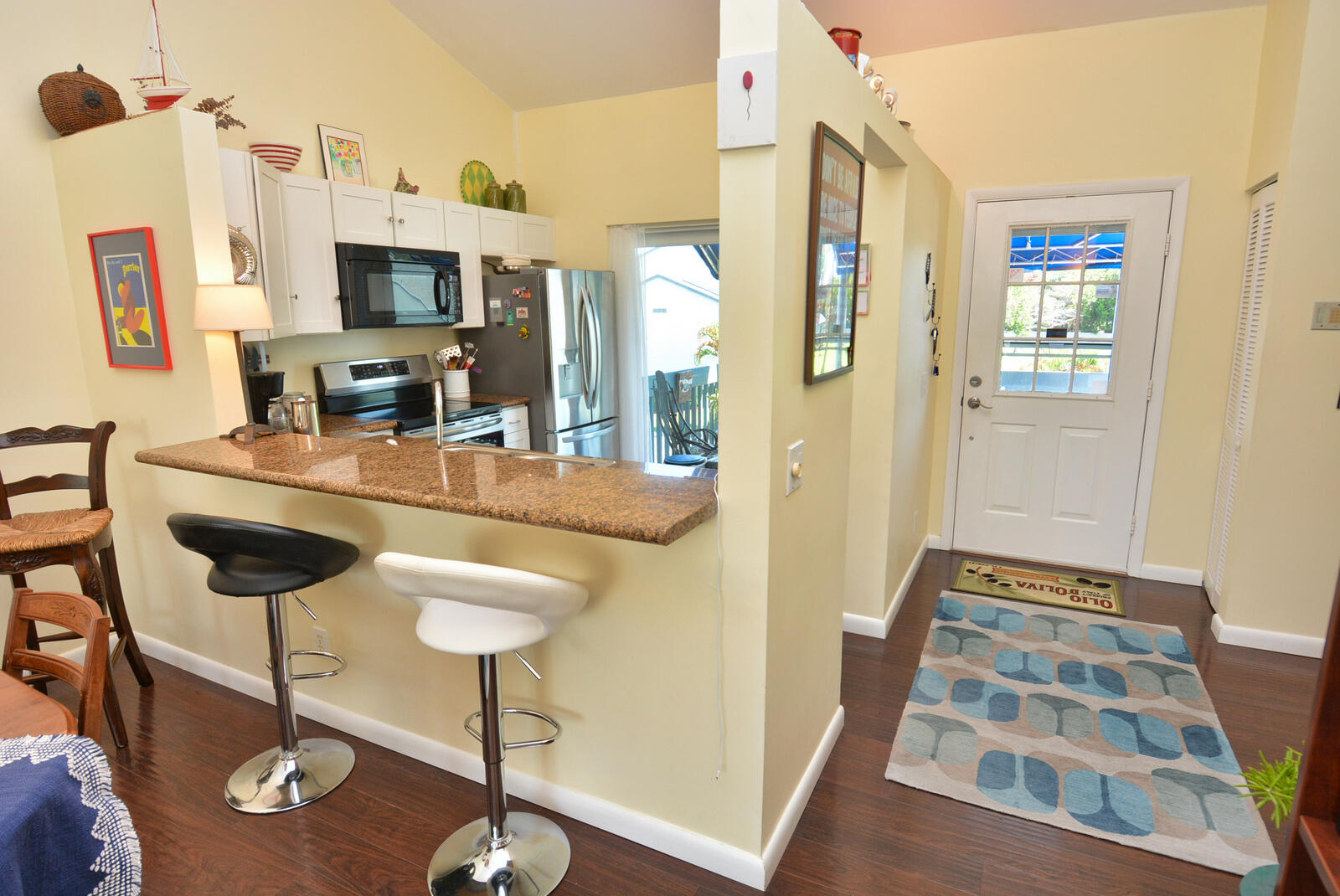 1555 NE Beacon Drive Apt 1006