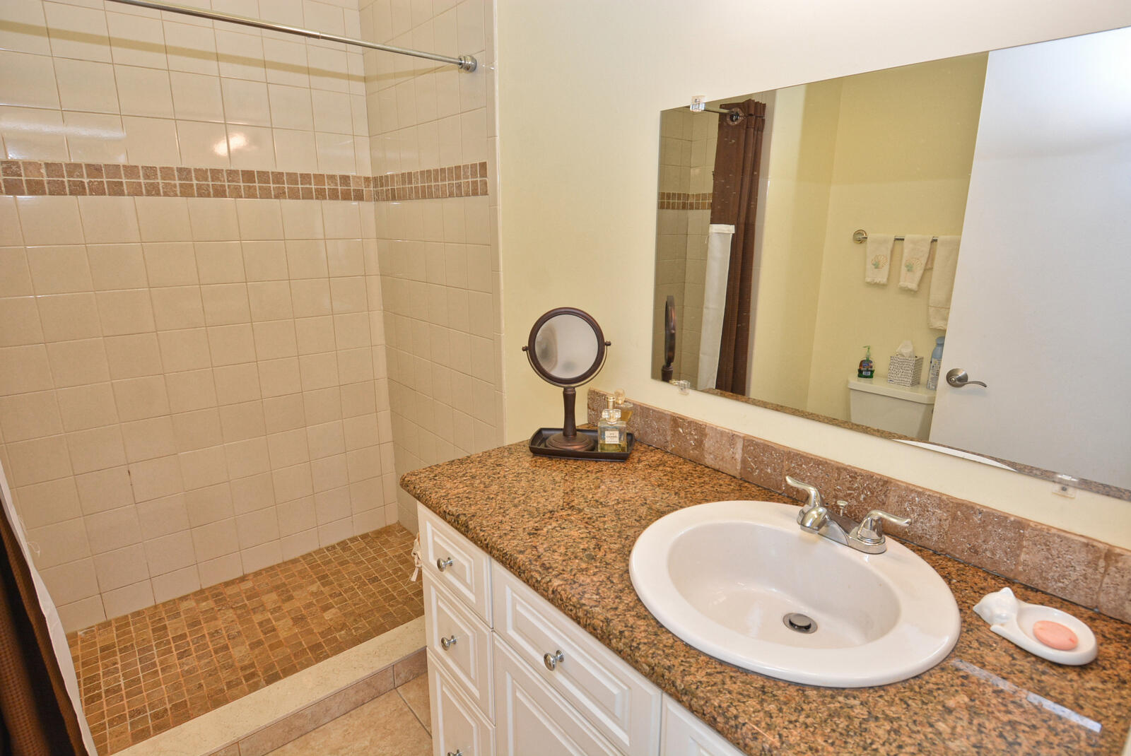 BEACON 21 CONDO SAILFISH - Residential