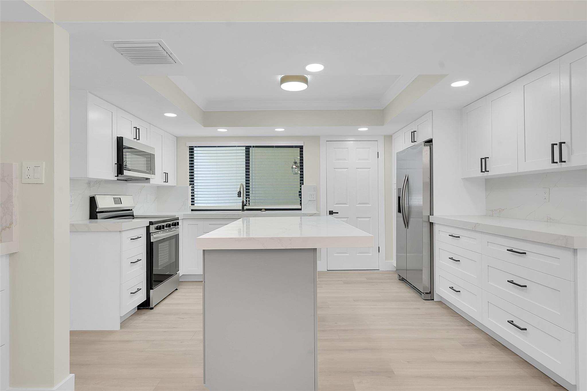 11457 Shady Oaks Ln ., North Palm Beach, FL, 33408/$799,900 1 11457 Shady Oaks Ln .
