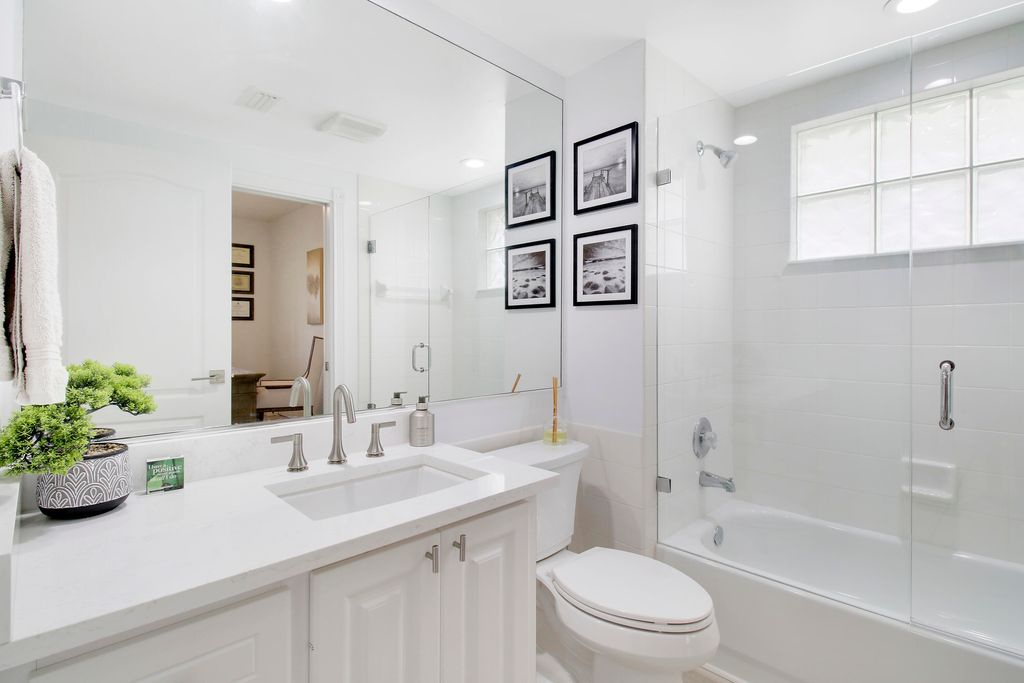 Photo of 115 Rivinia Drive, Jupiter, FL 33458 (MLS # R10959326)