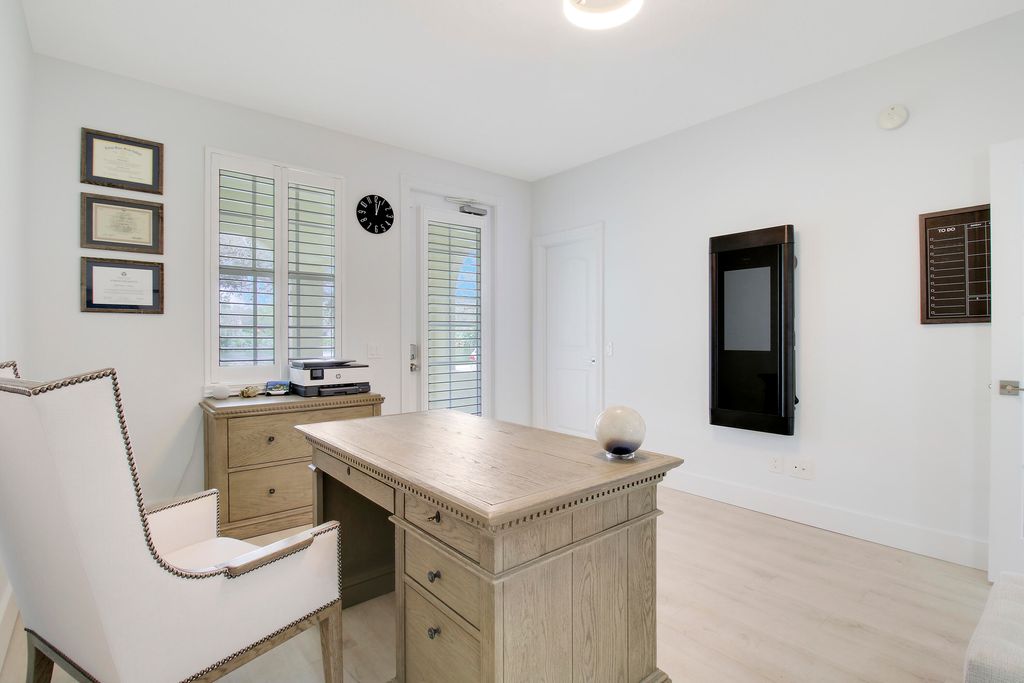 Photo of 115 Rivinia Drive, Jupiter, FL 33458 (MLS # R10959326)