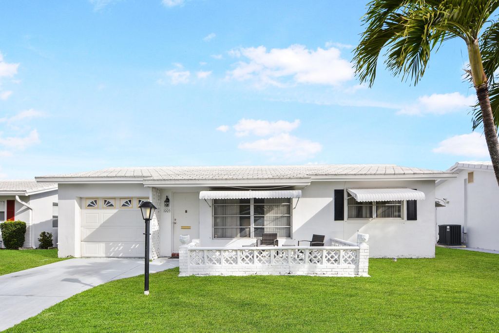Photo of 1005 Siesta Avenue, Boynton Beach, FL 33426 (MLS # R11169248)