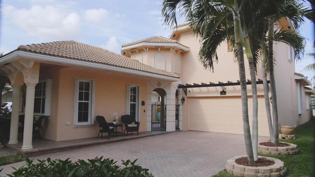 Photo of 125 Via Santa Cruz, Jupiter, FL 33458 (MLS # R10684184)