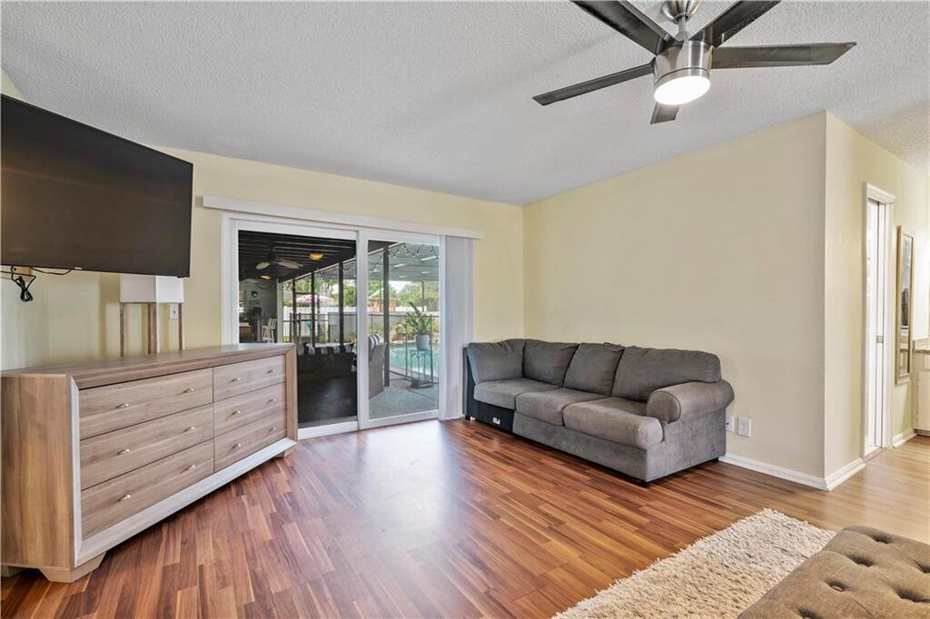 SHADOW WOOD - Residential