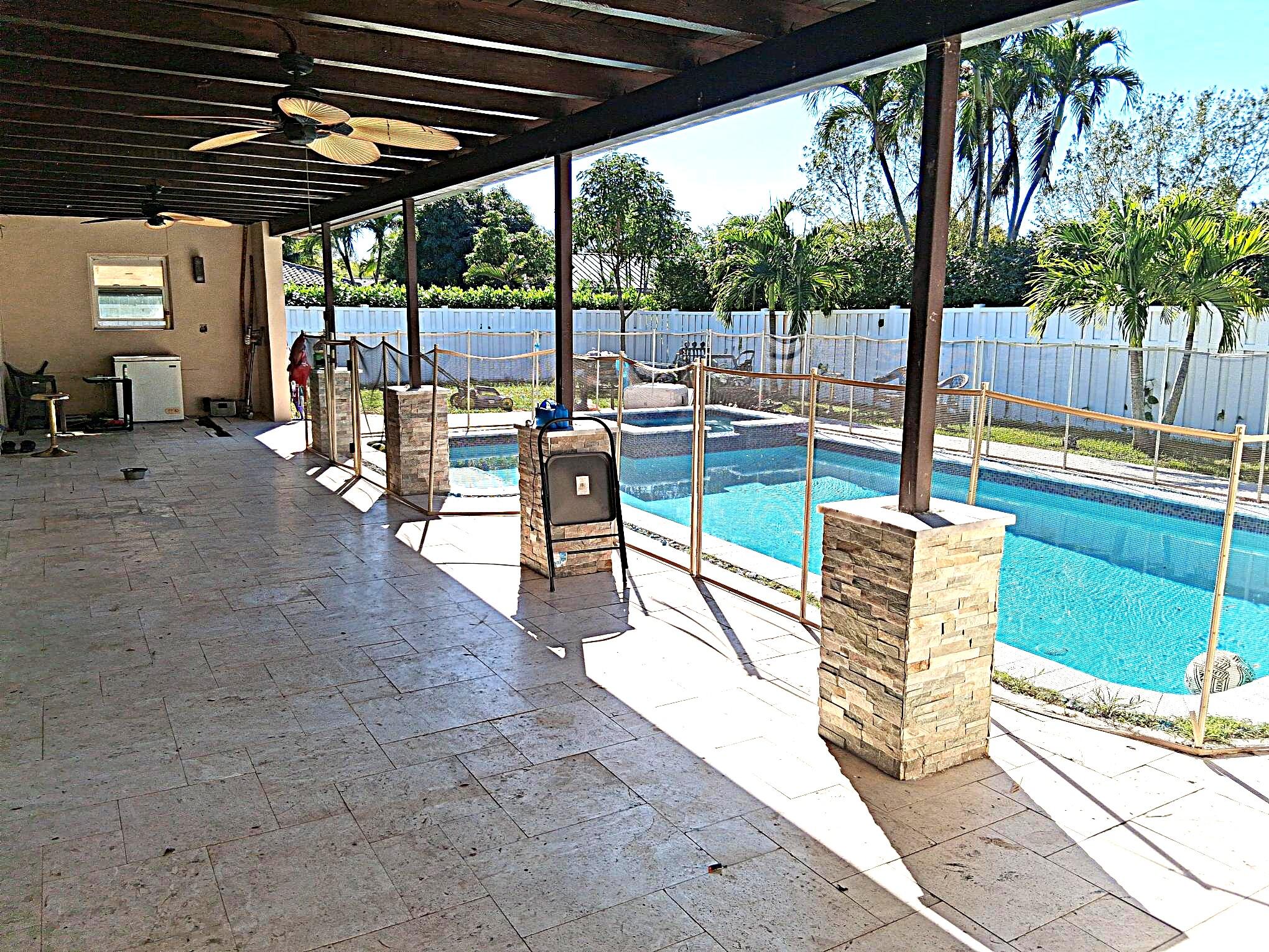 SHADOW WOOD - Residential