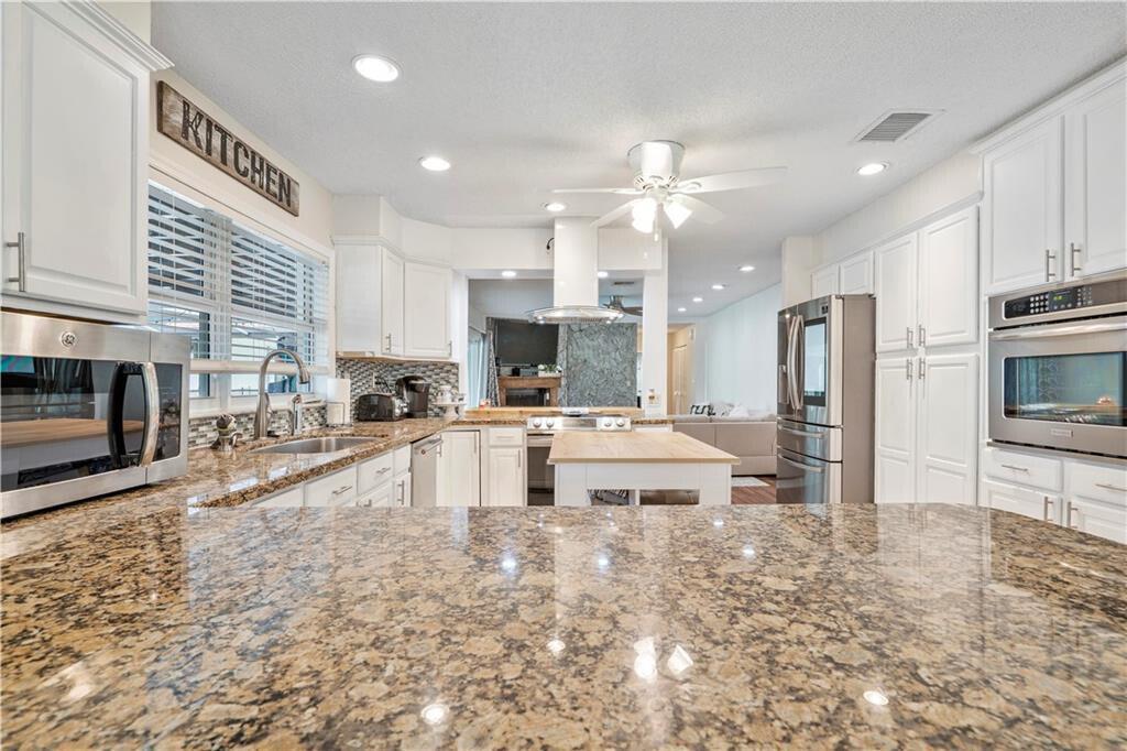 SHADOW WOOD - Residential