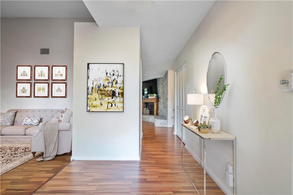 SHADOW WOOD - Residential