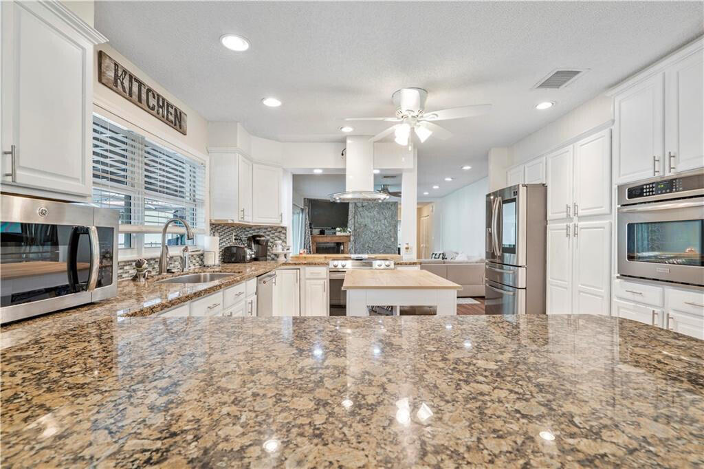 SHADOW WOOD - Residential