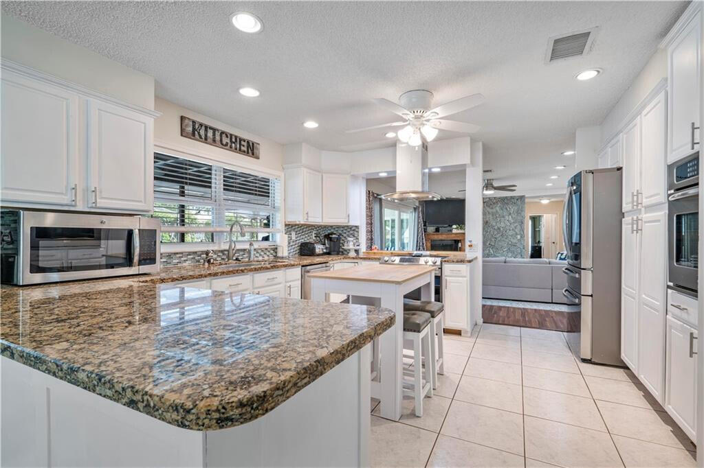 SHADOW WOOD - Residential