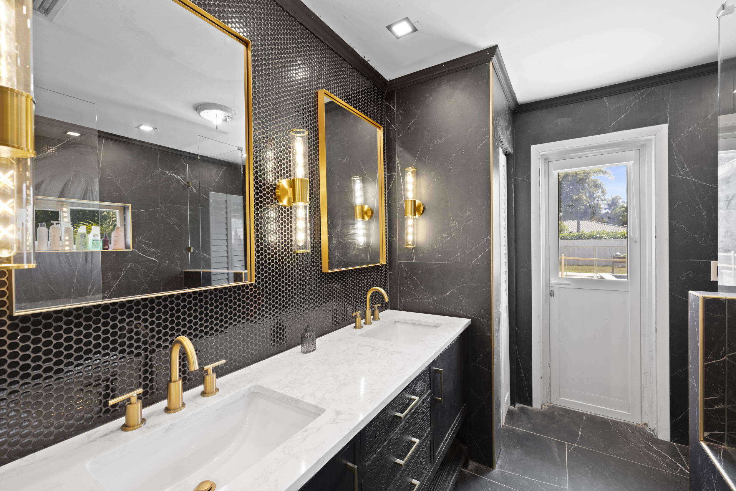 SHADOW WOOD - Residential