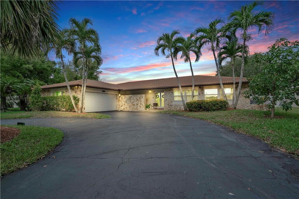 SHADOW WOOD - Residential