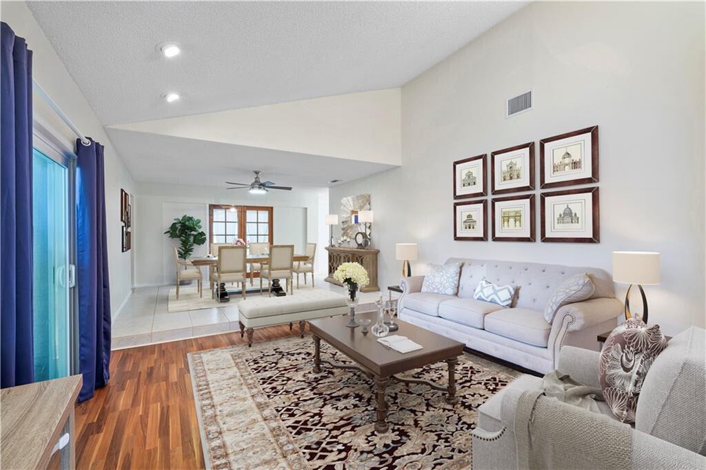 SHADOW WOOD - Residential