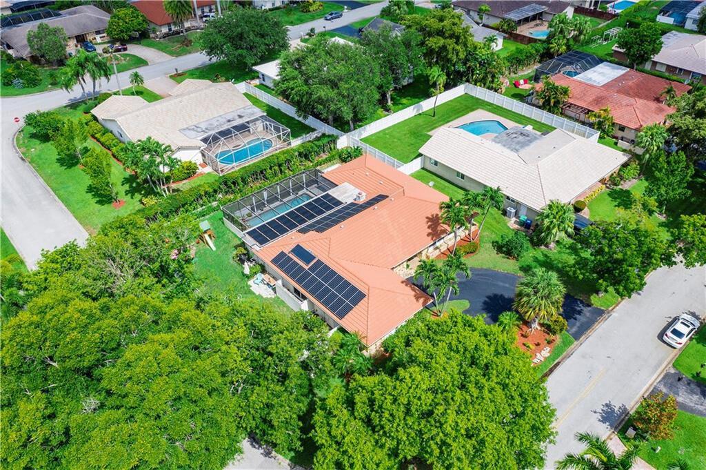 SHADOW WOOD - Residential