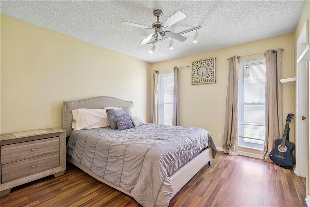 SHADOW WOOD - Residential