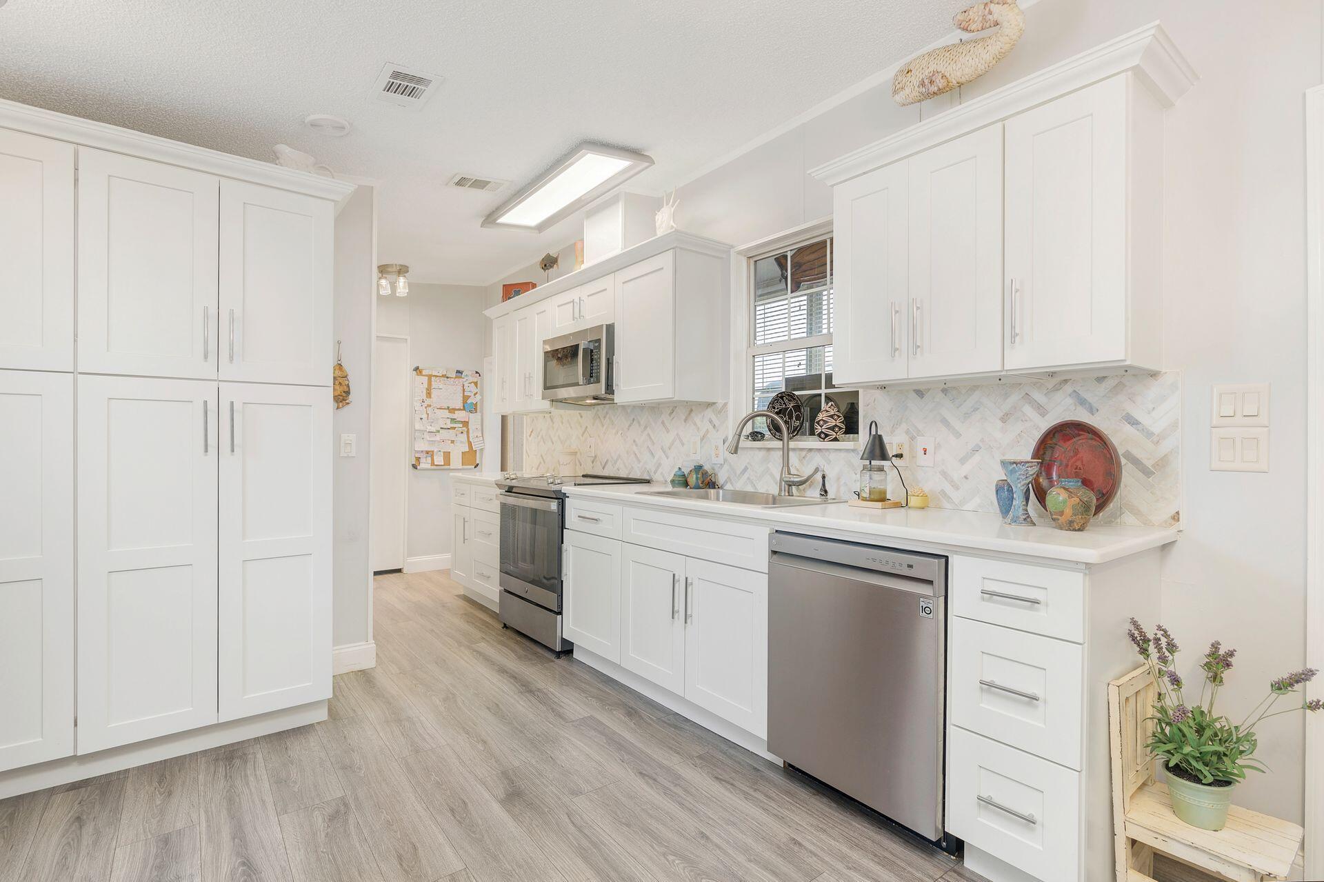 YOGI-BY-THE-SEA CONDO - Residential