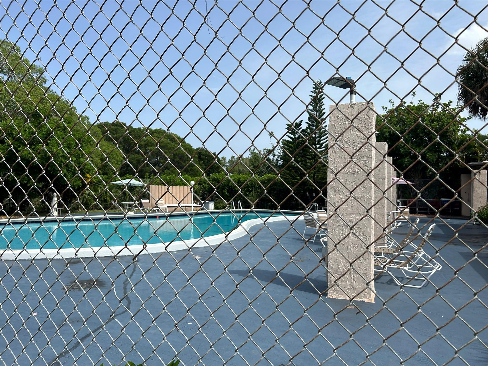 SOMERSET AT LAUDERDALE LAKES - Residential