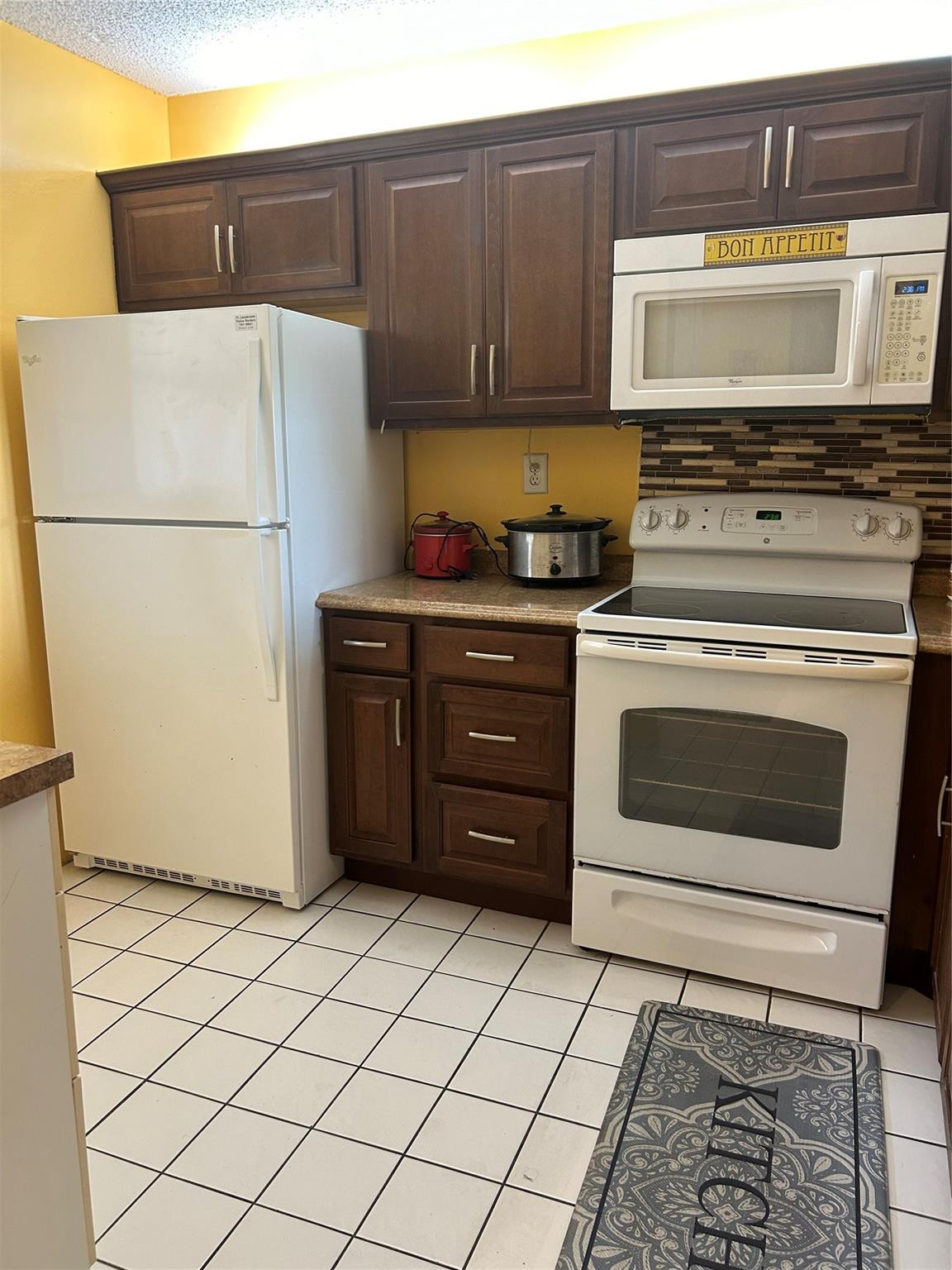 SOMERSET AT LAUDERDALE LAKES - Residential