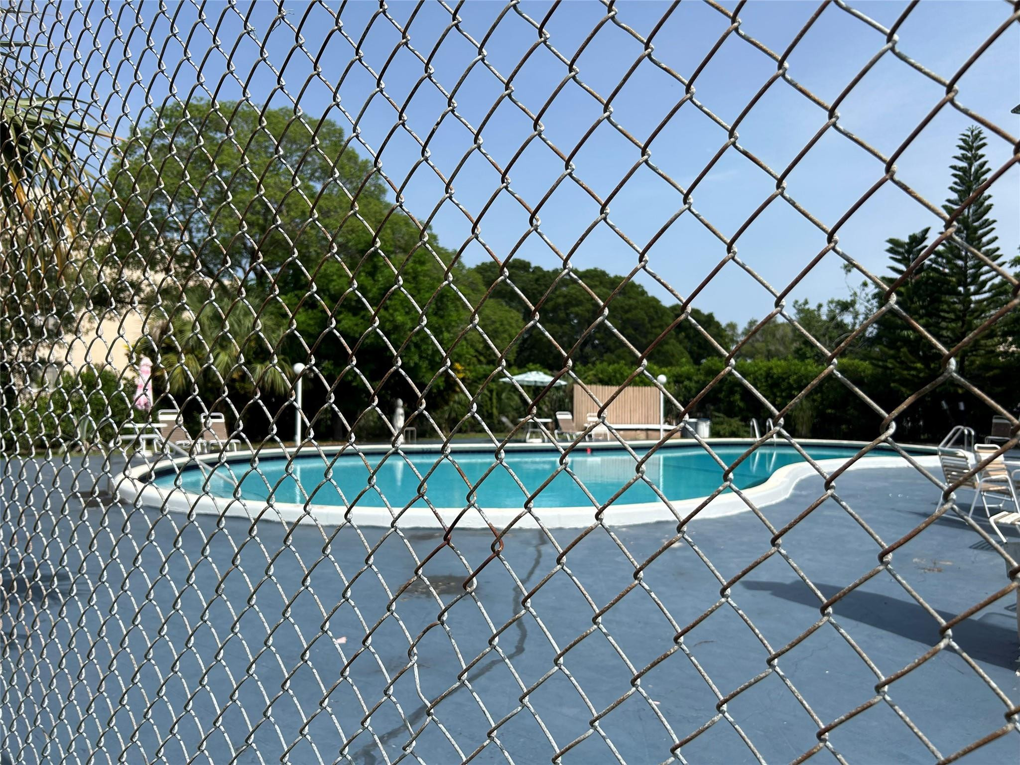 SOMERSET AT LAUDERDALE LAKES - Residential