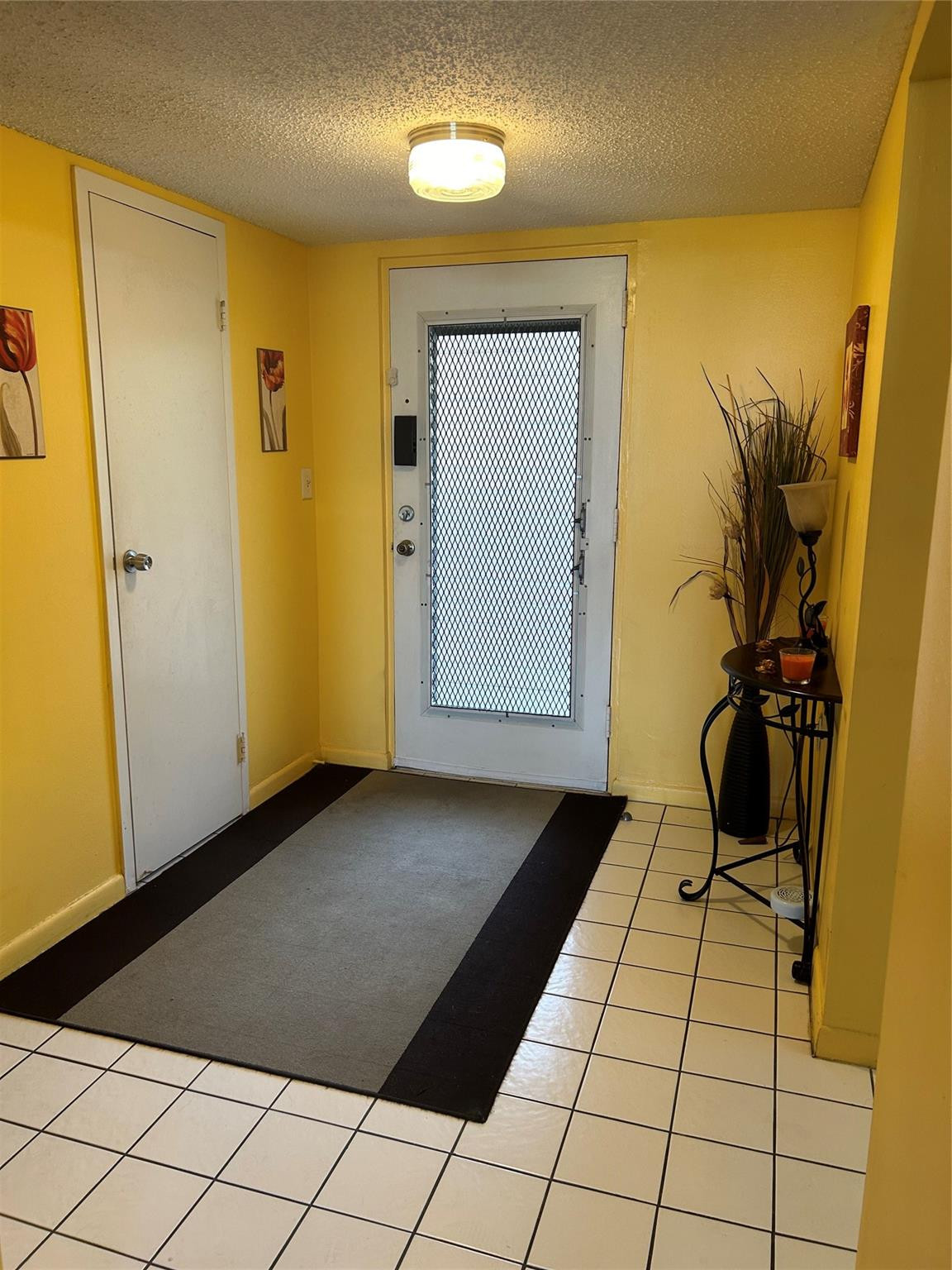 SOMERSET AT LAUDERDALE LAKES - Residential