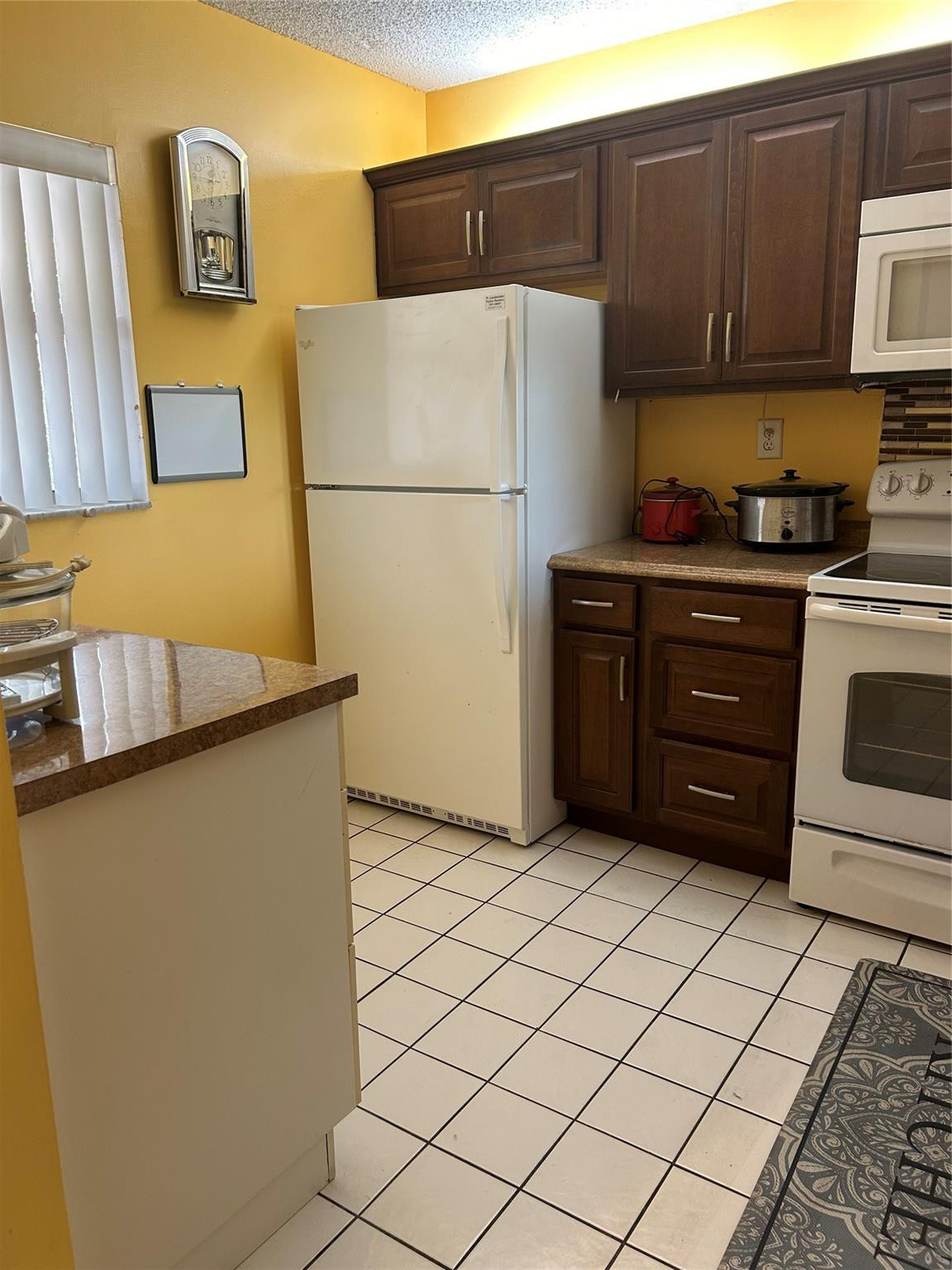 SOMERSET AT LAUDERDALE LAKES - Residential