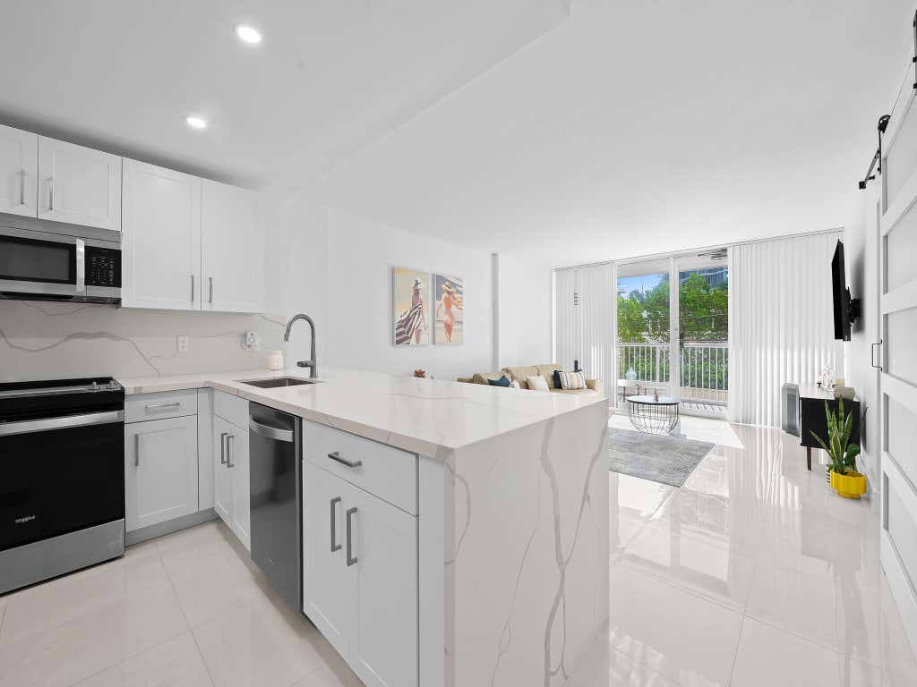 Photo of 2200 NE 33rd Avenue #2d, Fort Lauderdale, FL 33305 (MLS # B26045097)