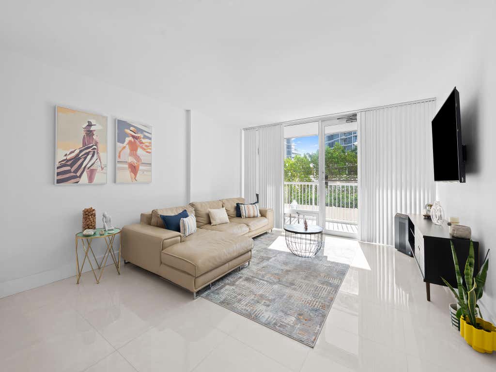 Photo of 2200 NE 33rd Avenue #2d, Fort Lauderdale, FL 33305 (MLS # B26045097)