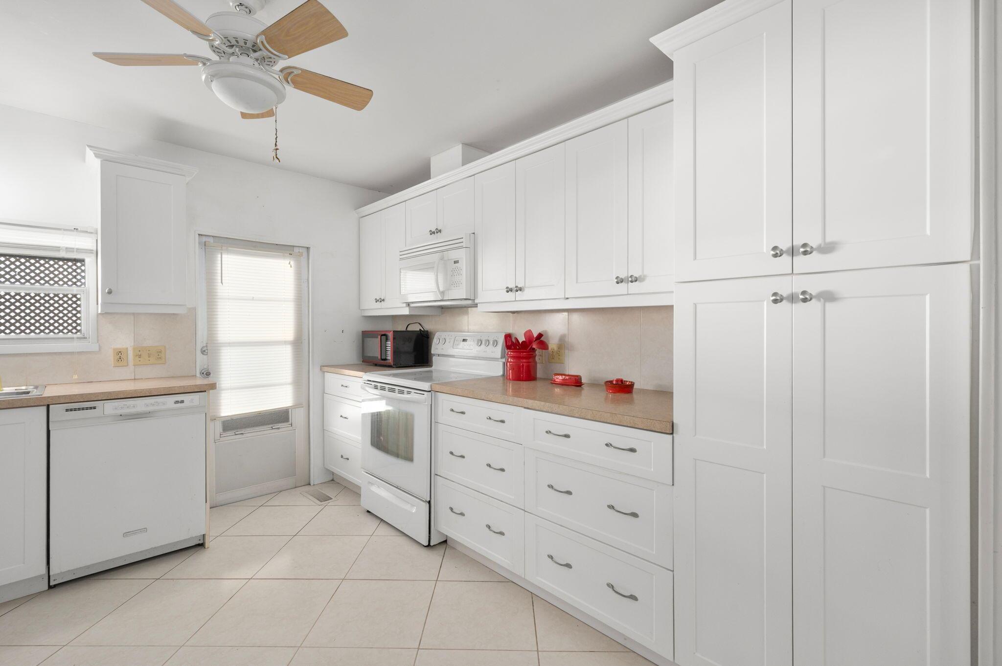 4300 SE Saint Lucie Boulevard 107