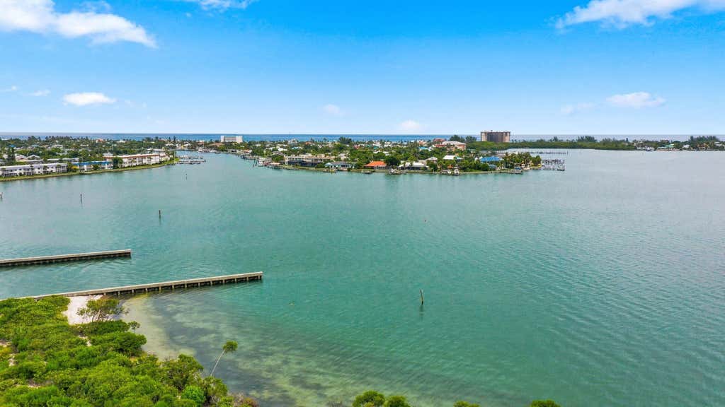 Photo of 21 HARBOUR ISLE Drive W #302, Fort Pierce, FL 34949 (MLS # B26060234)