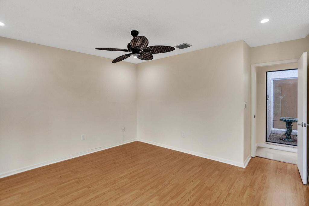 THE MOORS TOWNHOUSES - Residential