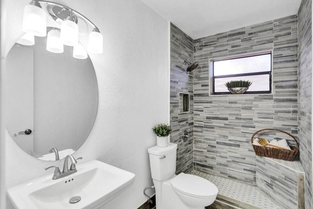 THE MOORS TOWNHOUSES - Residential