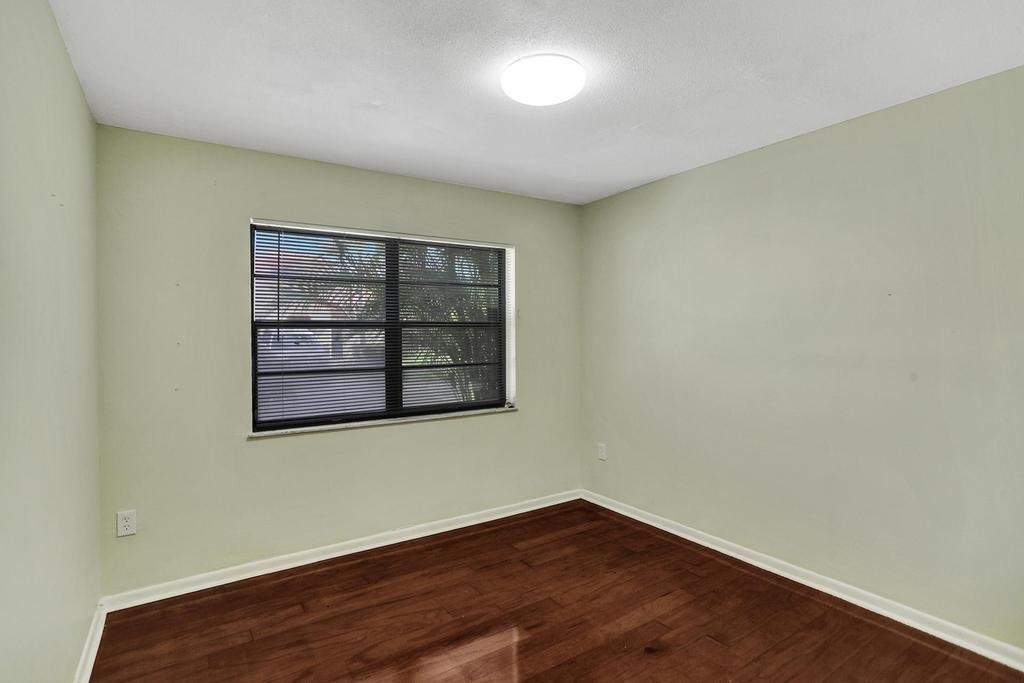 THE MOORS TOWNHOUSES - Residential