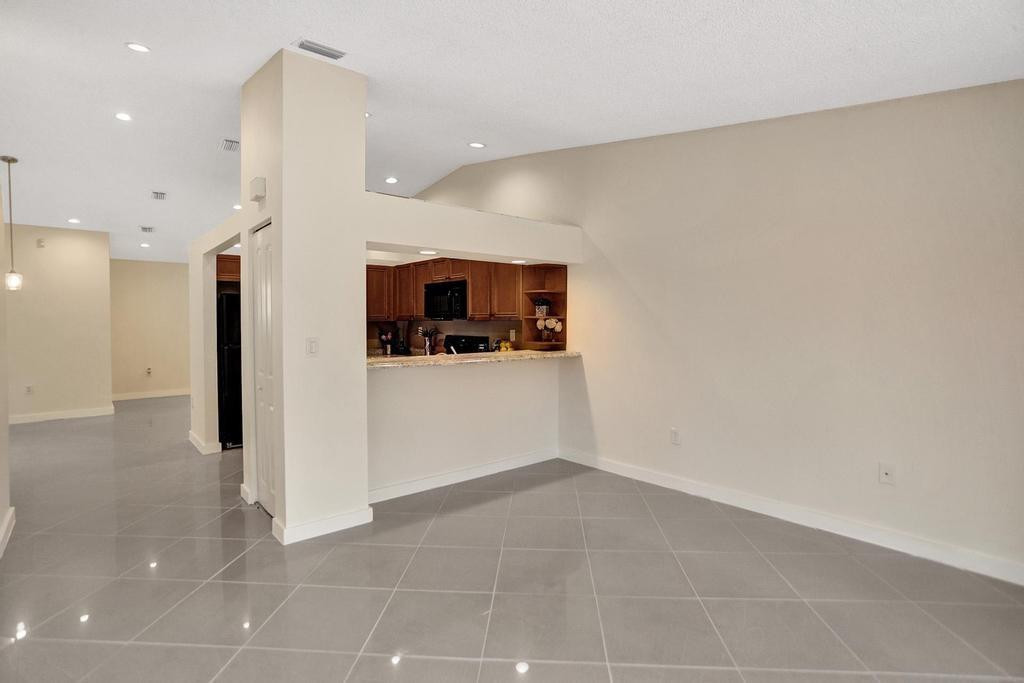 THE MOORS TOWNHOUSES - Residential