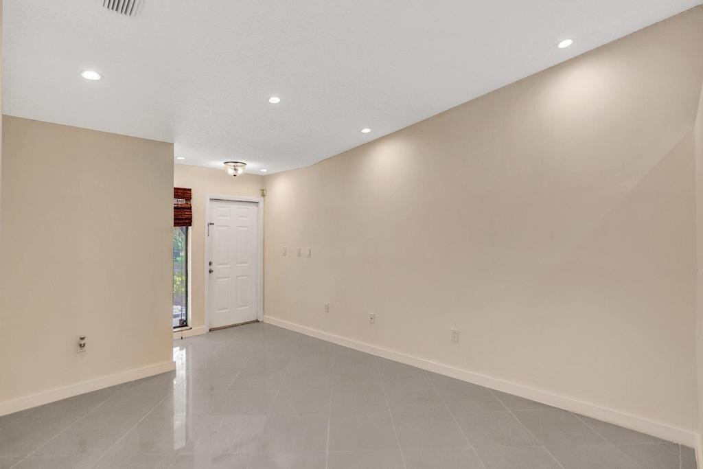 THE MOORS TOWNHOUSES - Residential