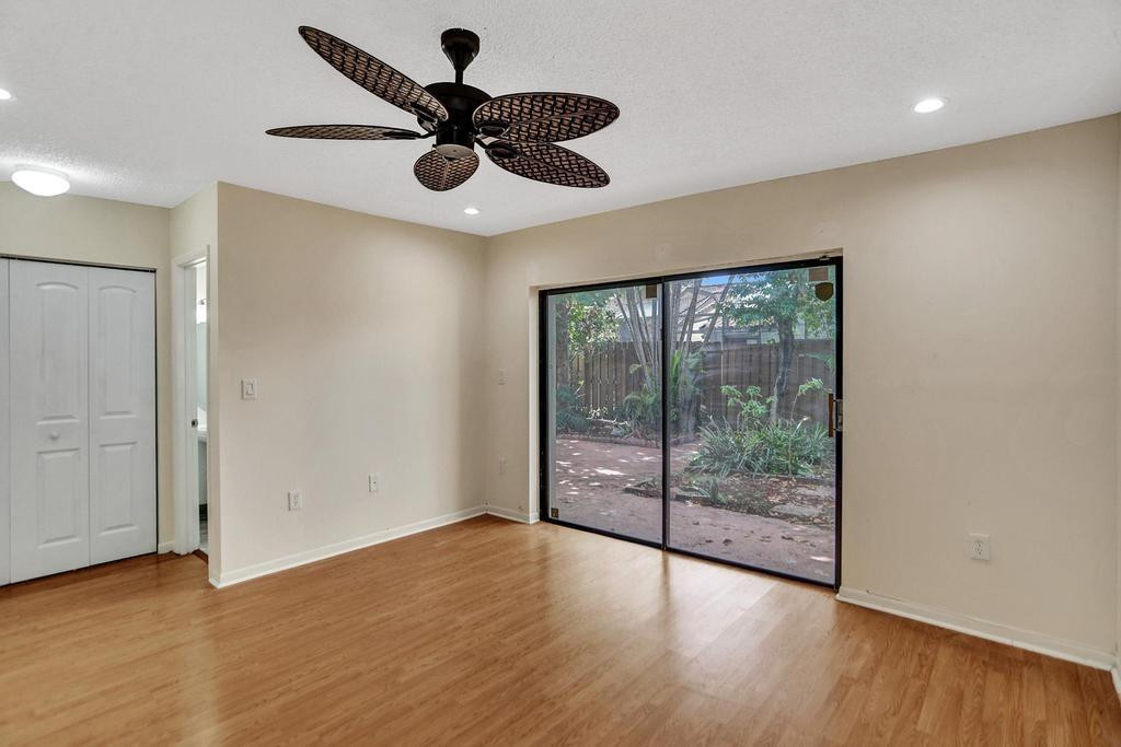 THE MOORS TOWNHOUSES - Residential