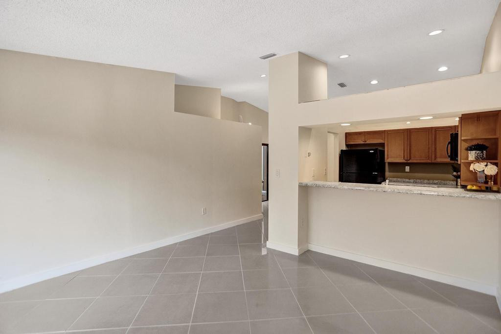 THE MOORS TOWNHOUSES - Residential