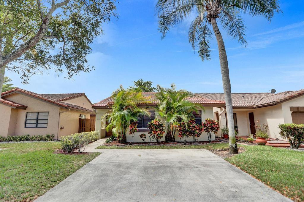 THE MOORS TOWNHOUSES - Residential