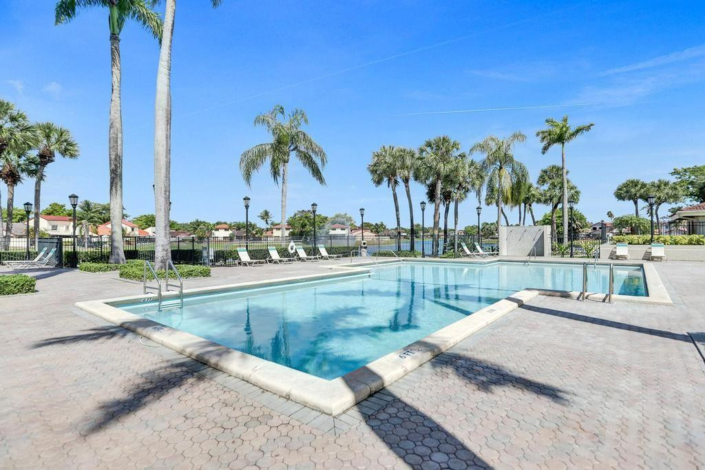 THE MOORS TOWNHOUSES - Residential