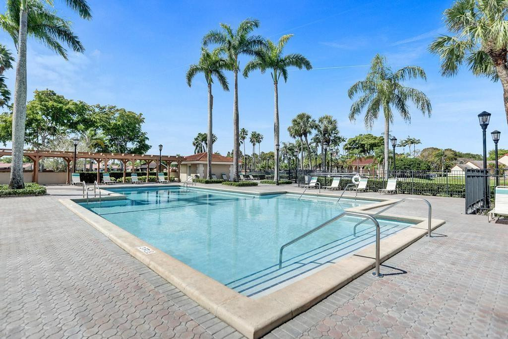 THE MOORS TOWNHOUSES - Residential