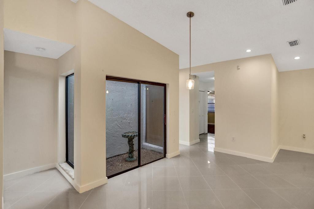 THE MOORS TOWNHOUSES - Residential