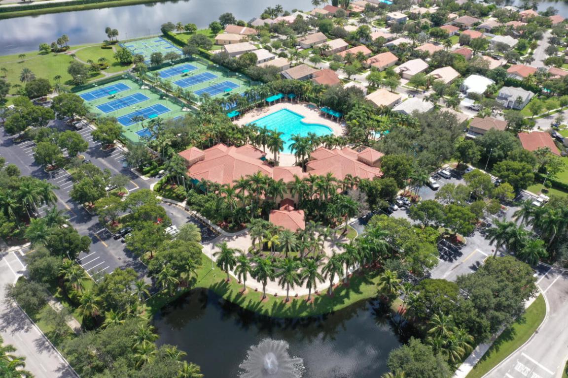 PEMBROKE FALLS - PHASE 1 - Residential