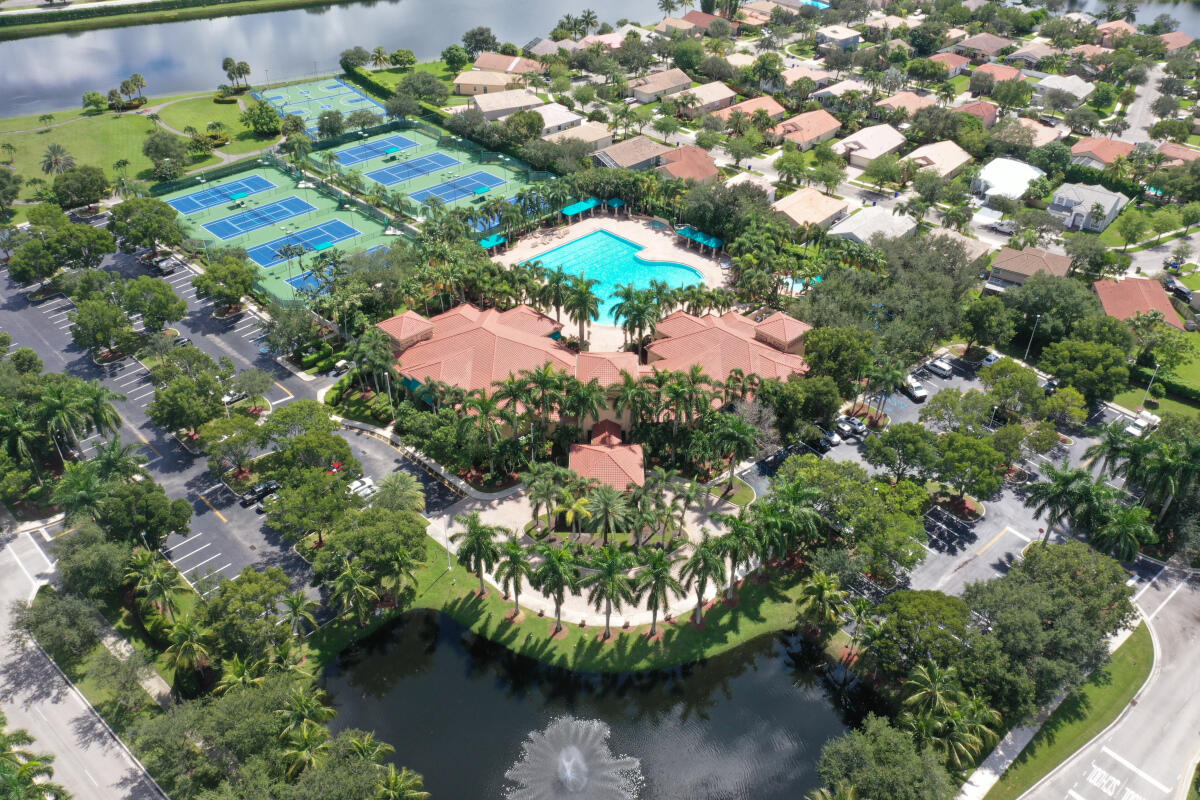 PEMBROKE FALLS - PHASE 1 - Residential